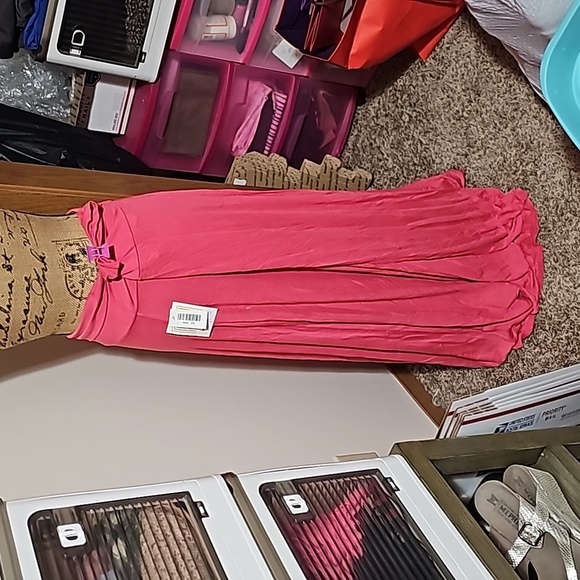 NWT 3xl solid pink lularoe maxi skirt. - Picture 3 of 3
